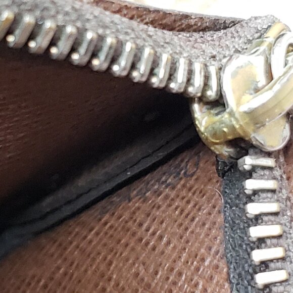 Louis Vuitton Monogram Key Pouch lux59-093025 - Picture 9 of 10